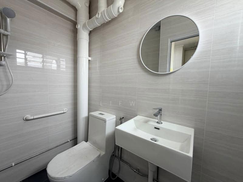487A Tampines Avenue 9, 487A Tampines Avenue 9, Pasir Ris / Tampines, 3 Bedrooms, 1,173 sqft, HDB Flat For Rent, by Liew Derrick, 500258008 - Bathroom - PropertyGuru.com.sg