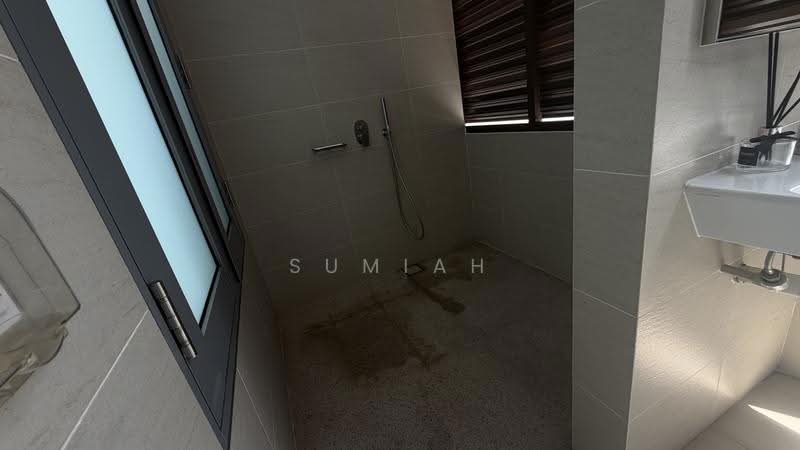 Near Tan Kah Kee MRT, Tanglin / Holland / Bukit Timah, 5 Bedrooms, 3,154 sqft, Cluster House For Sale, by Sumiah Buang, 500258012 - PropertyGuru.com.sg