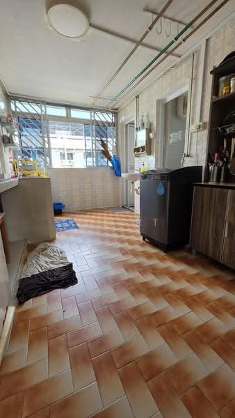 501 Bedok North Street 3, 501 Bedok North Street 3, Bedok / Upper East Coast, 2 Bedrooms, 635 sqft, HDB Flat For Sale, by Robert Ng, 500258019 - Kitchen - PropertyGuru.com.sg
