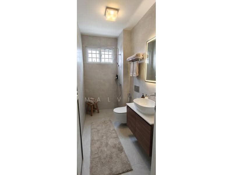 Hong Heng Mansions, 54 Sembawang Road, Mandai / Upper Thomson, 3 Bedrooms, 926 sqft, Apartment For Sale, by Malvin Lim, 500258023 - Bathroom - PropertyGuru.com.sg