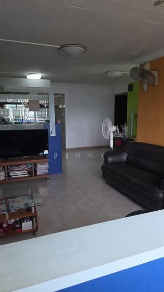 211 Yishun Street 21, 211 Yishun Street 21, Sembawang / Yishun, 3 Bedrooms, 1,001 sqft, HDB Flat For Sale, by Benny Lau, 500258024 - Living Room - PropertyGuru.com.sg