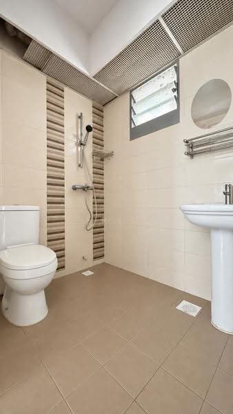476B Upper Serangoon View, 476B Upper Serangoon View, Hougang / Punggol / Sengkang, 3 Bedrooms, 990 sqft, HDB Flat For Sale, by Eric Yeo, 500258028 - Bathroom - PropertyGuru.com.sg