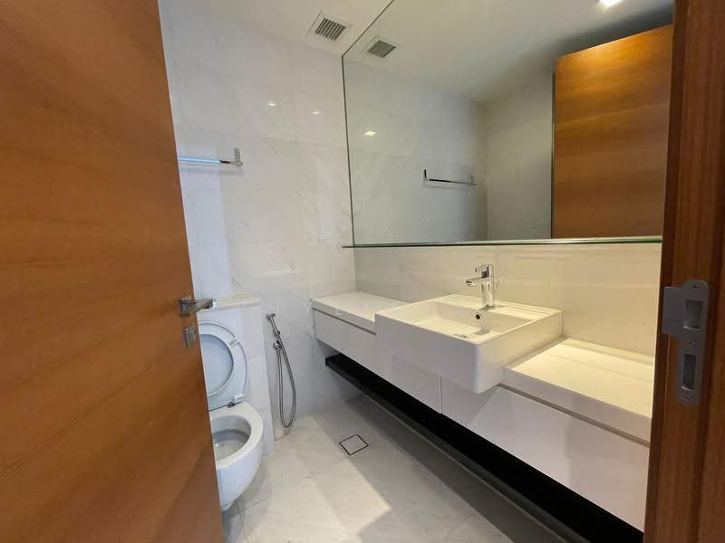 Altez, 16 Enggor Street, Chinatown / Tanjong Pagar, 2 Bedrooms, 1,109 sqft, Condominium For Sale, by Phylicia Hoe, 500258040 - Bathroom - PropertyGuru.com.sg