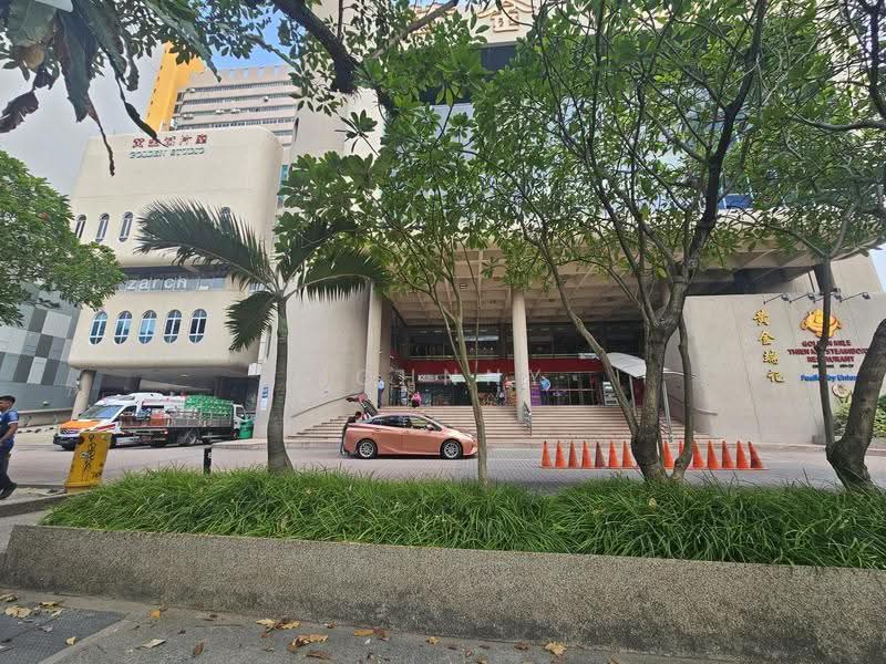Golden Mile Tower, 6001 Beach Road, Beach Road / Bugis / Rochor, 678 sqft, Mall Shop For Sale, by Johnny Chia Pu Joo, 500258044 - Exterior - CommercialGuru.com.sg