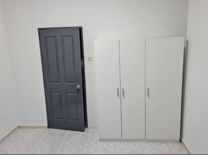 Textile Centre, 200 Jalan Sultan, Beach Road / Bugis / Rochor, 5 Bedrooms, 883 sqft, Apartment For Sale, by Alex Lim, 500258046 - Common Room 1 - PropertyGuru.com.sg