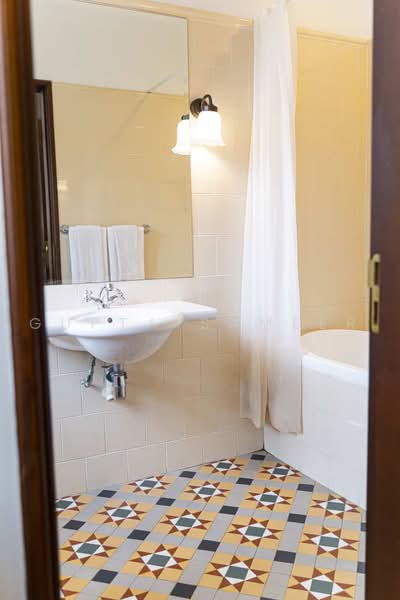 Lotus @ Joo Chiat, 89 Joo Chiat Place, East Coast / Marine Parade, 4 Bedrooms, 1,543 sqft, Apartment For Rent, by Gupta Sameer Raj, 500258060 - Bathroom - PropertyGuru.com.sg