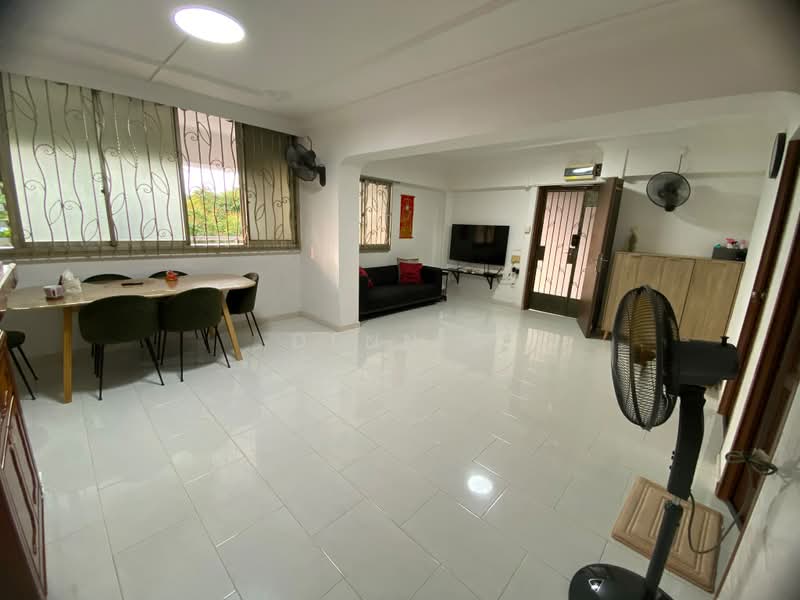 141 Serangoon North Avenue 2, 141 Serangoon North Avenue 2, Hougang / Punggol / Sengkang, 3 Bedrooms, 1,109 sqft, HDB Flat For Sale, by Dennis Lim, 500258068 - Living Room - PropertyGuru.com.sg