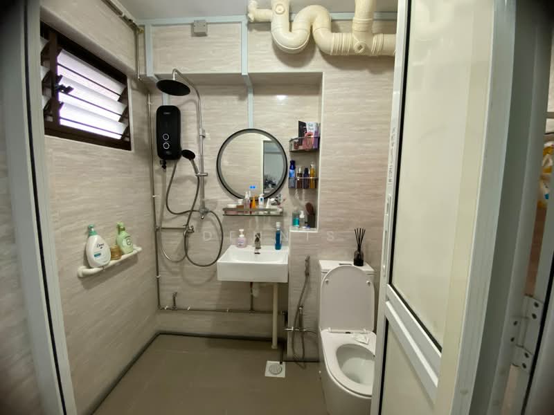 141 Serangoon North Avenue 2, 141 Serangoon North Avenue 2, Hougang / Punggol / Sengkang, 3 Bedrooms, 1,109 sqft, HDB Flat For Sale, by Dennis Lim, 500258068 - Bathroom - PropertyGuru.com.sg