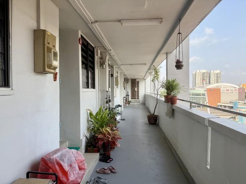 425 Ang Mo Kio Avenue 3, 425 Ang Mo Kio Avenue 3, Ang Mo Kio / Bishan / Thomson, 2 Bedrooms, 721 sqft, HDB Flat For Rent, by Nicole Teo, 500258090 - Spot AMK Hub! That's just how near it is - PropertyGuru.com.sg