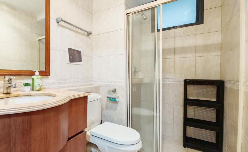 East Meadows, 32 Tanah Merah Kechil Road, Bedok / Upper East Coast, Room Rental, 120 sqft, Condominium For Rent, by Jennifer Goh, 500258118 - Bathroom - PropertyGuru.com.sg