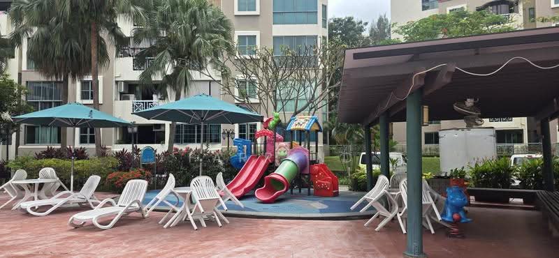 Cheap Renovated 3bdrm 1250sqft in Growth Hot Spot, Buona Vista / West Coast / Clementi New Town, 3 Bedrooms, 1,250 sqft, Condominium For Sale, by Farrand Hey, 500258129 - Exterior - PropertyGuru.com.sg