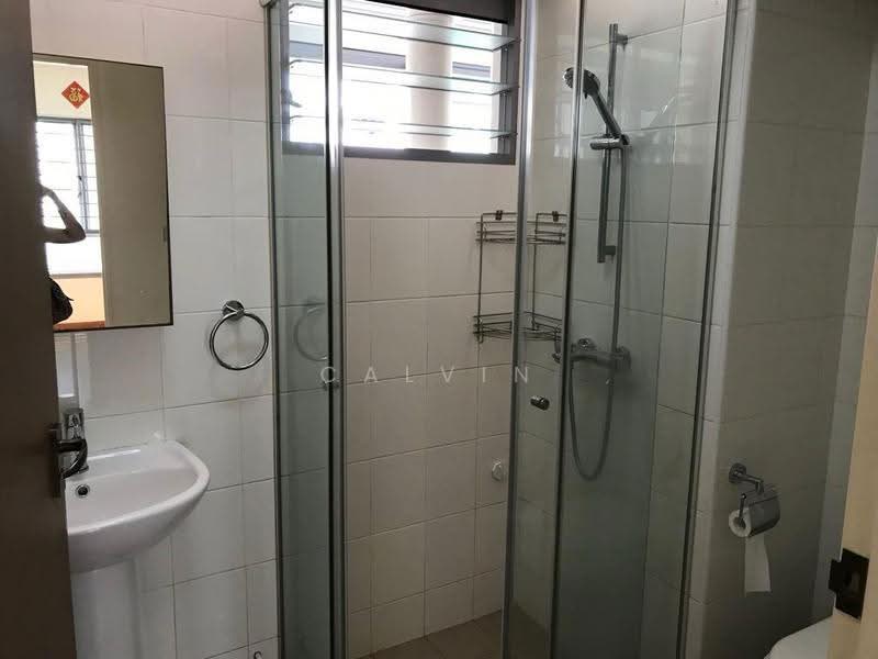 272A Punggol Walk, 272A Punggol Walk, Hougang / Punggol / Sengkang, 3 Bedrooms, 1,001 sqft, HDB Flat For Sale, by Calvin Lee, 500258137 - Bathroom - PropertyGuru.com.sg