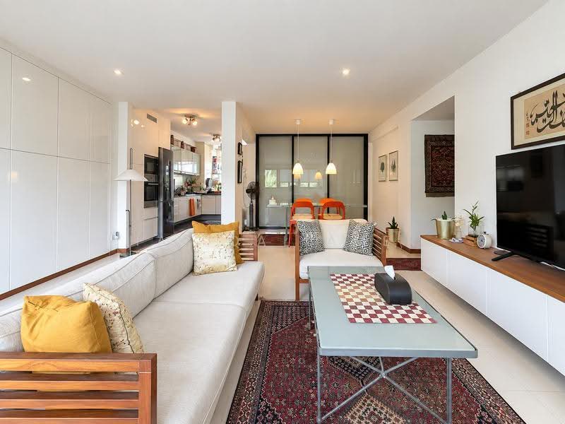 266 Bukit Batok East Avenue 4, 266 Bukit Batok East Avenue 4, Dairy Farm / Bukit Panjang / Choa Chu Kang, 3 Bedrooms, 1,119 sqft, HDB Flat For Sale, by Hafiqal Amer, 500258138 - Living Room - PropertyGuru.com.sg