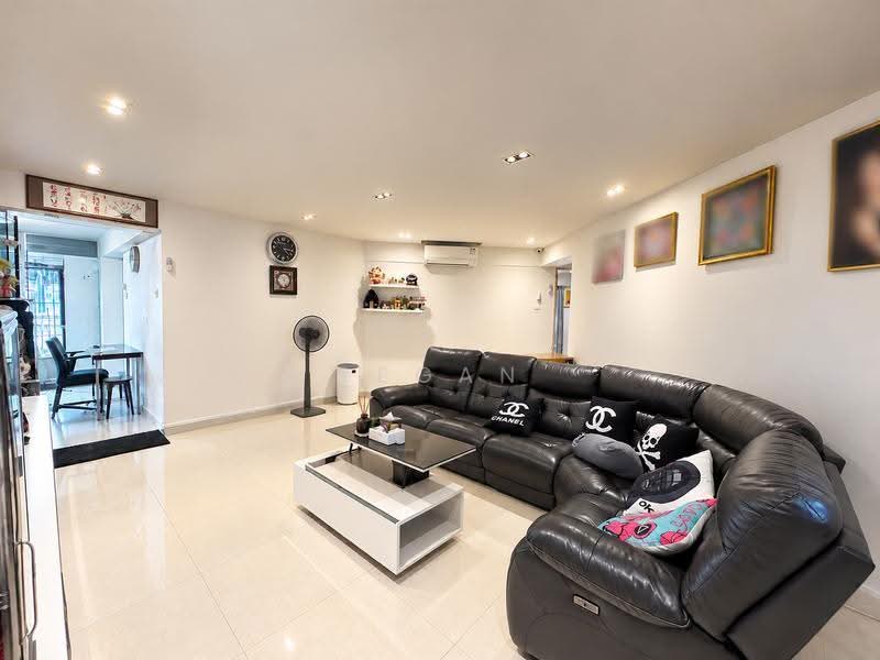 52 Kent Road, 52 Kent Road, Farrer Park / Serangoon Rd, 3 Bedrooms, 1,001 sqft, HDB Flat For Sale, by Regan Lim 林鉦桀, 500258152 - Living Room - PropertyGuru.com.sg