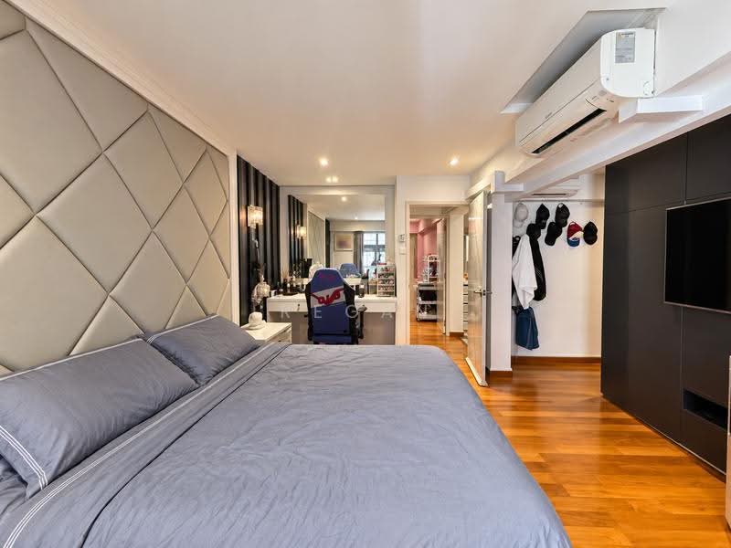 52 Kent Road, 52 Kent Road, Farrer Park / Serangoon Rd, 3 Bedrooms, 1,001 sqft, HDB Flat For Sale, by Regan Lim 林鉦桀, 500258152 - Bedroom - PropertyGuru.com.sg