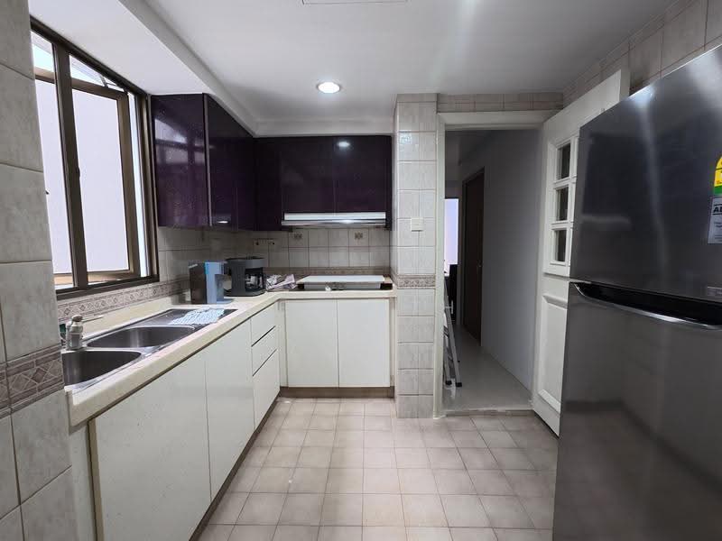 Parkview Apartments, 1 Bukit Batok Street 25, Dairy Farm / Bukit Panjang / Choa Chu Kang, Room Rental, 150 sqft, Apartment For Rent, by Kenneth Ma, 500258154 - Kitchen - PropertyGuru.com.sg