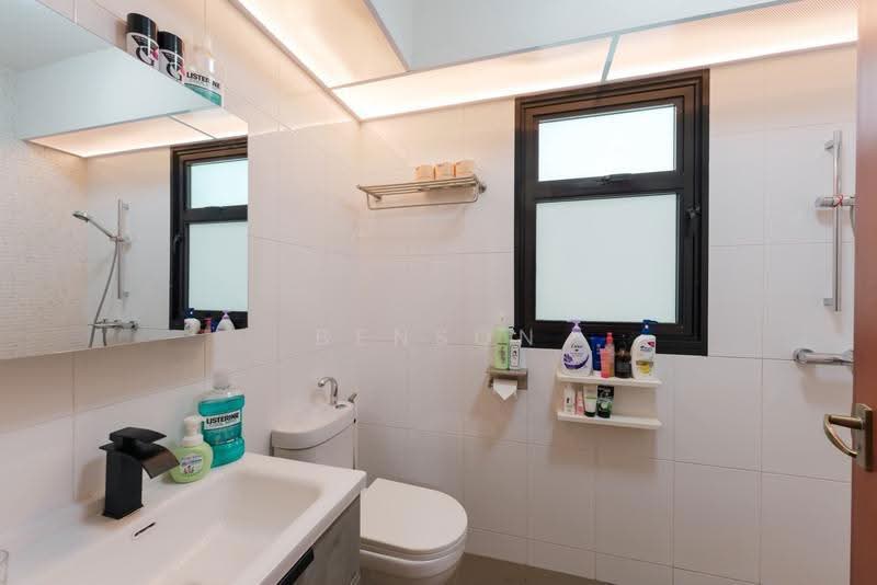 996C Buangkok Crescent, 996C Buangkok Crescent, Hougang / Punggol / Sengkang, 3 Bedrooms, 1,001 sqft, HDB Flat For Sale, by Benson Ting, 500258160 - Bathroom - PropertyGuru.com.sg