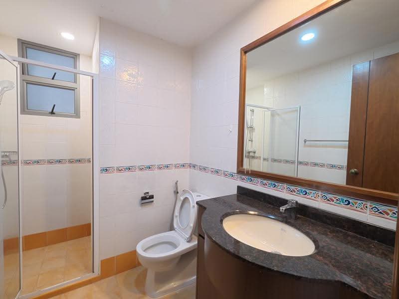 Regent Heights, 50 Bukit Batok East Avenue 5, Dairy Farm / Bukit Panjang / Choa Chu Kang, Room Rental, 140 sqft, Condominium For Rent, by Kenneth Ma, 500258169 - Bathroom - PropertyGuru.com.sg