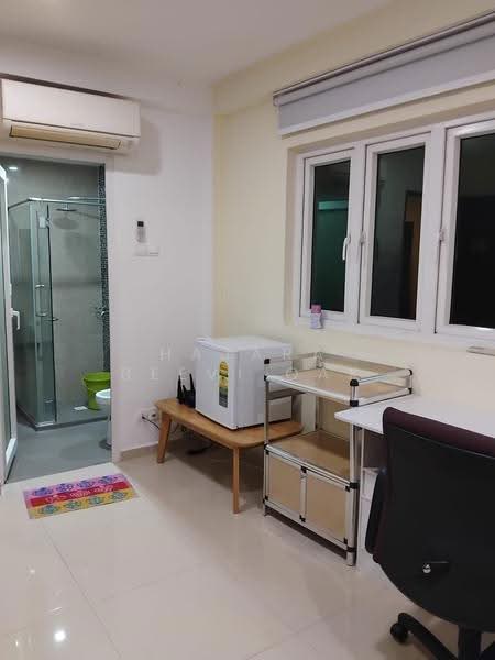 Pasir Panjang road, Alexandra / Commonwealth, Room Rental, 105 sqft, Corner Terrace For Rent, by Hajara Beevi Oak, 500258172 - Bathroom - PropertyGuru.com.sg