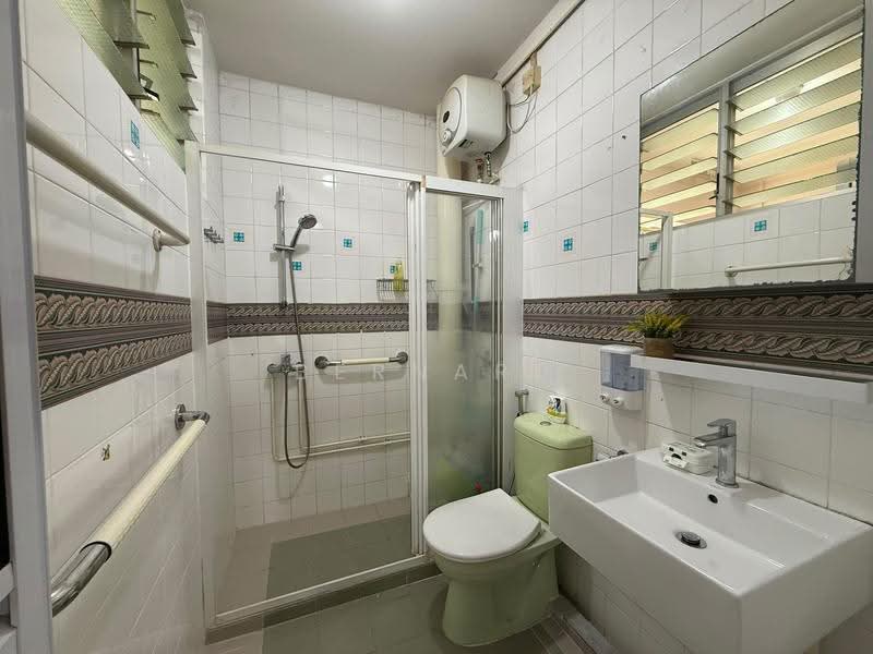 911 Hougang Street 91, 911 Hougang Street 91, Hougang / Punggol / Sengkang, 3 Bedrooms, 990 sqft, HDB Flat For Sale, by Bernard Chua, 500258185 - Bathroom - PropertyGuru.com.sg