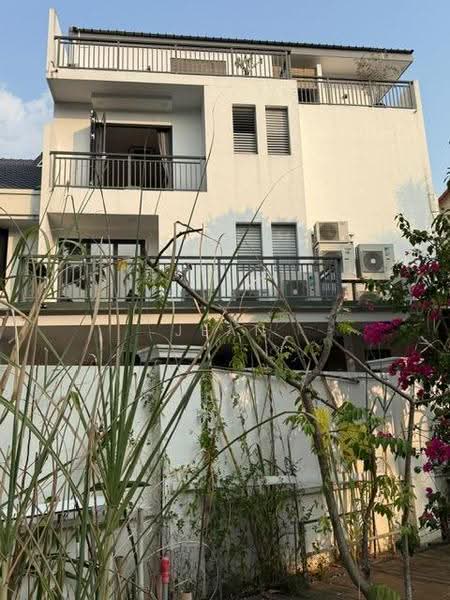 Lentor Villas, Lentor Street, Mandai / Upper Thomson, 6 Bedrooms, 8,000 sqft, Corner Terrace For Sale, by Jean Lee, 500258208 - Exterior - PropertyGuru.com.sg
