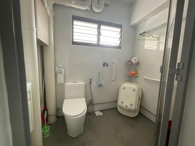 124B Bukit Merah View, 124B Bukit Merah View, Alexandra / Commonwealth, 3 Bedrooms, 1,151 sqft, HDB Flat For Sale, by Tracy Wang, 500258219 - Bathroom - PropertyGuru.com.sg