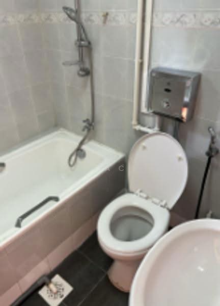 Duxton Road, Duxton Road, Chinatown / Tanjong Pagar, 2,200 sqft, Office For Rent, by Grace Tan, 500258231 - Bathroom - CommercialGuru.com.sg