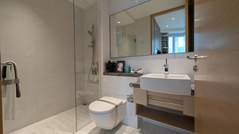 Cliveden at Grange, 100 Grange Road, Tanglin / Holland / Bukit Timah, 3 Bedrooms, 2,153 sqft, Condominium For Sale, by Eliza Tan, 500258232 - Bathroom - PropertyGuru.com.sg
