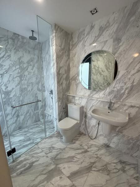VIVA, 8 Suffolk Walk, Newton / Novena, 5 Bedrooms, 4,908 sqft, Condominium For Rent, by Juliana Ang, 500258245 - Bathroom - PropertyGuru.com.sg