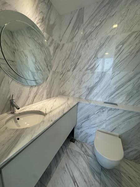 VIVA, 8 Suffolk Walk, Newton / Novena, 5 Bedrooms, 4,908 sqft, Condominium For Rent, by Juliana Ang, 500258245 - Bathroom - PropertyGuru.com.sg