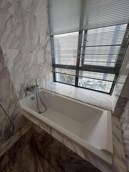 VIVA, 8 Suffolk Walk, Newton / Novena, 5 Bedrooms, 4,908 sqft, Condominium For Rent, by Juliana Ang, 500258245 - Bathroom - PropertyGuru.com.sg