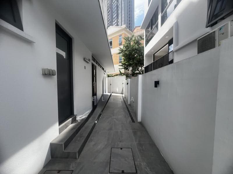 Detached at Stirling Road, Shepherds Drive, Merino Crescent, Queenstown, Alexandra / Commonwealth, 10+ Bedrooms, 9,000 sqft, Detached House For Sale, by Eliza Tan, 500258247 - Exterior - PropertyGuru.com.sg