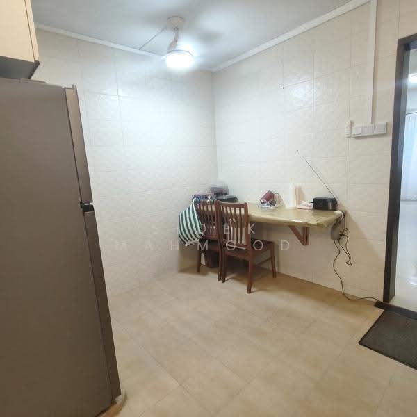 751 Jurong West Street 73, 751 Jurong West Street 73, Boon Lay / Jurong / Tuas, 4 Bedrooms, 1,310 sqft, HDB Flat For Sale, by Sidek Mahmood, 500258251 - Kitchen Dining - PropertyGuru.com.sg