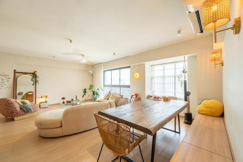 Pinnacle @ Duxton, 1G Cantonment Road, Chinatown / Tanjong Pagar, 3 Bedrooms, 1,001 sqft, HDB Flat For Sale, by Karina Lee, 500258261 - Living Room - PropertyGuru.com.sg
