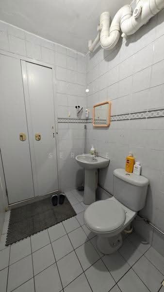 679 Choa Chu Kang Crescent, 679 Choa Chu Kang Crescent, Dairy Farm / Bukit Panjang / Choa Chu Kang, 4 Bedrooms, 1,323 sqft, HDB Flat For Sale, by Serene Pang 彭雪香, 500258267 - Bathroom - PropertyGuru.com.sg