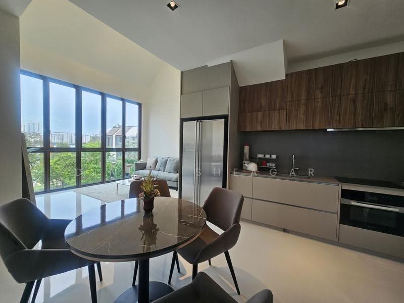 Parksuites, 22 Holland Grove Road, Tanglin / Holland / Bukit Timah, 3 Bedrooms, 1,421 sqft, Condominium For Sale, by Dinish Sheagar, 500258270 - Living Room - PropertyGuru.com.sg