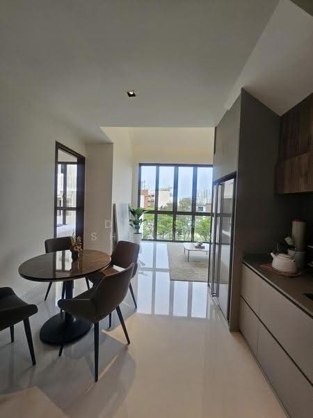 Parksuites, 22 Holland Grove Road, Tanglin / Holland / Bukit Timah, 3 Bedrooms, 1,421 sqft, Condominium For Sale, by Dinish Sheagar, 500258270 - Dining Room - PropertyGuru.com.sg