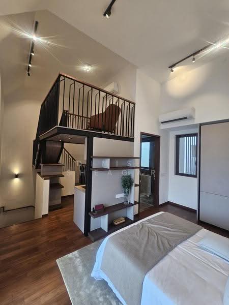 Parksuites, 22 Holland Grove Road, Tanglin / Holland / Bukit Timah, 3 Bedrooms, 1,421 sqft, Condominium For Sale, by Dinish Sheagar, 500258270 - Bedroom - PropertyGuru.com.sg