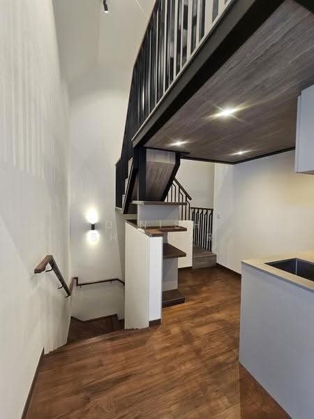 Parksuites, 22 Holland Grove Road, Tanglin / Holland / Bukit Timah, 3 Bedrooms, 1,421 sqft, Condominium For Sale, by Dinish Sheagar, 500258270 - Interior - PropertyGuru.com.sg