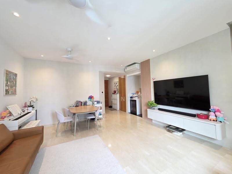 Amaryllis Ville, 20 Newton Road, Newton / Novena, 3 Bedrooms, 980 sqft, Condominium For Sale, by Ken Bong 黄慧锋, 500258273 - Living Room - PropertyGuru.com.sg