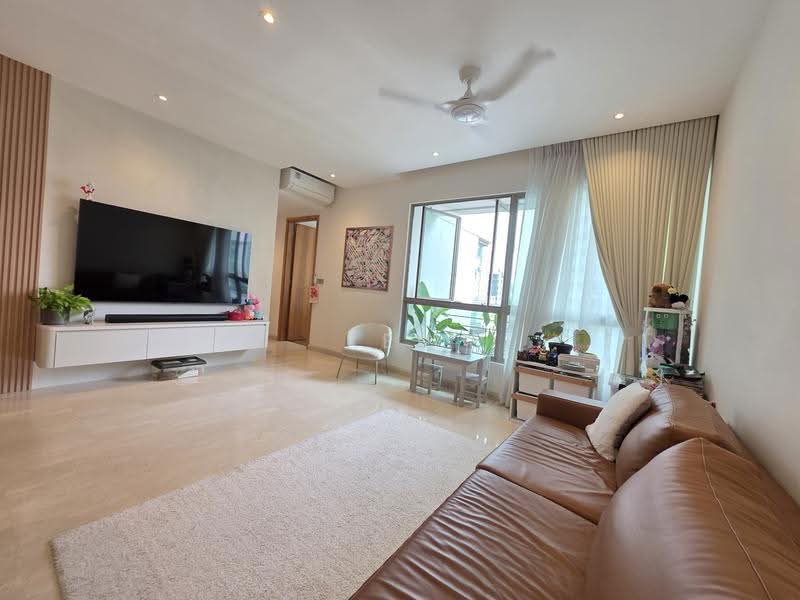 Amaryllis Ville, 20 Newton Road, Newton / Novena, 3 Bedrooms, 980 sqft, Condominium For Sale, by Ken Bong 黄慧锋, 500258273 - Living Room - PropertyGuru.com.sg