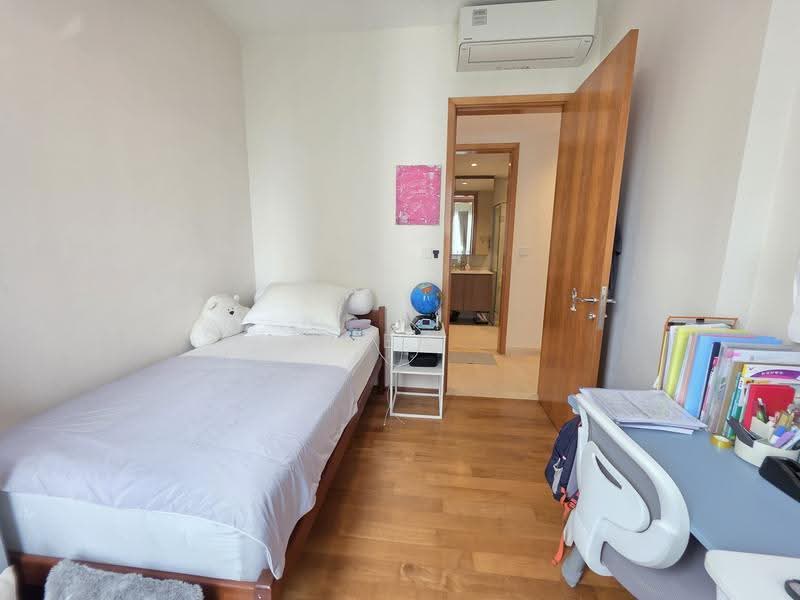 Amaryllis Ville, 20 Newton Road, Newton / Novena, 3 Bedrooms, 980 sqft, Condominium For Sale, by Ken Bong 黄慧锋, 500258273 - Bedroom - PropertyGuru.com.sg