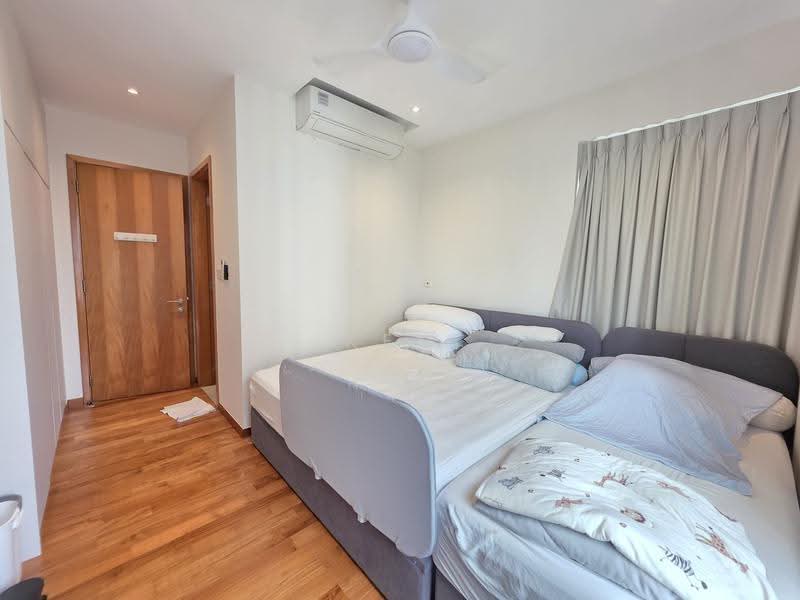 Amaryllis Ville, 20 Newton Road, Newton / Novena, 3 Bedrooms, 980 sqft, Condominium For Sale, by Ken Bong 黄慧锋, 500258273 - Master Bedroom - PropertyGuru.com.sg