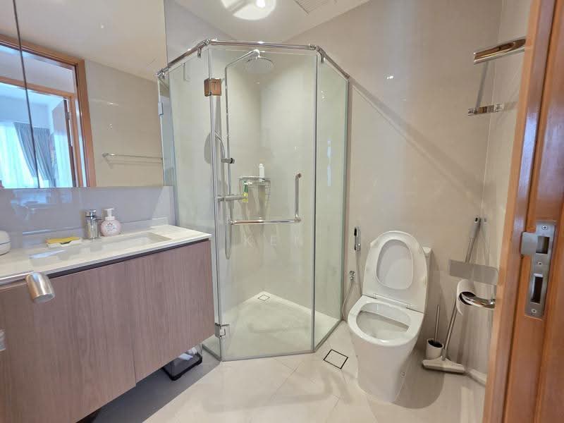 Amaryllis Ville, 20 Newton Road, Newton / Novena, 3 Bedrooms, 980 sqft, Condominium For Sale, by Ken Bong 黄慧锋, 500258273 - Bathroom - PropertyGuru.com.sg