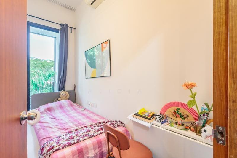 Village @ Pasir Panjang, 463 Pasir Panjang Road, Buona Vista / West Coast / Clementi New Town, 2 Bedrooms, 829 sqft, Condominium For Sale, by Alicia Soh, 500258292 - Bedroom - PropertyGuru.com.sg