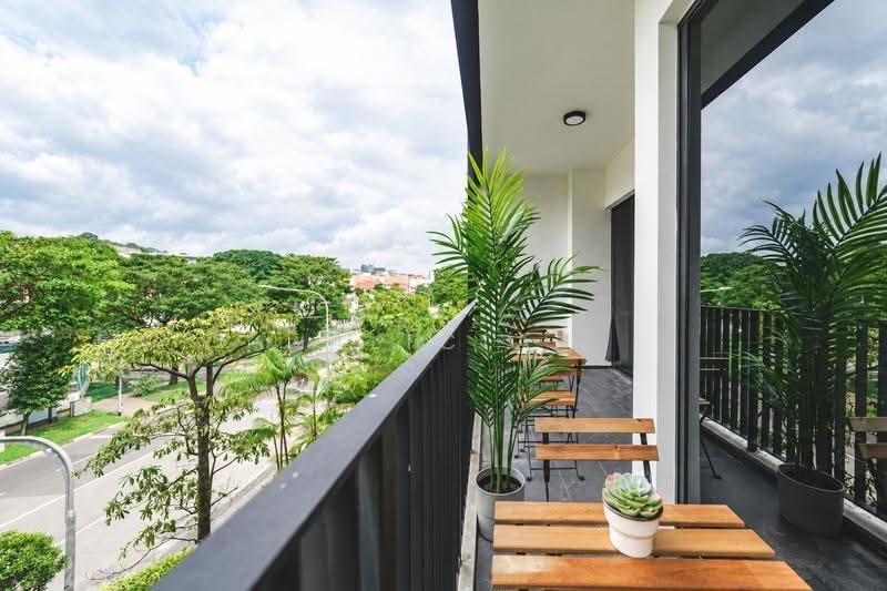 Village @ Pasir Panjang, 463 Pasir Panjang Road, Buona Vista / West Coast / Clementi New Town, 2 Bedrooms, 829 sqft, Condominium For Sale, by Alicia Soh, 500258292 - Balcony - PropertyGuru.com.sg