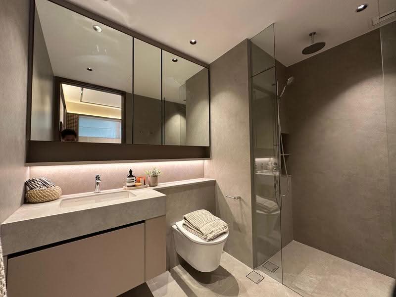 Amber House, 30 Amber Gardens, East Coast / Marine Parade, 2 Bedrooms, 635 sqft, Apartment For Sale, by Lee Liang Fei, 500258296 - Bathroom - PropertyGuru.com.sg