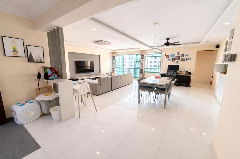 354D Admiralty Drive, 354D Admiralty Drive, Sembawang / Yishun, 3 Bedrooms, 1,345 sqft, HDB Flat For Sale, by Jialin Huang, 500258304 - Living Room - PropertyGuru.com.sg