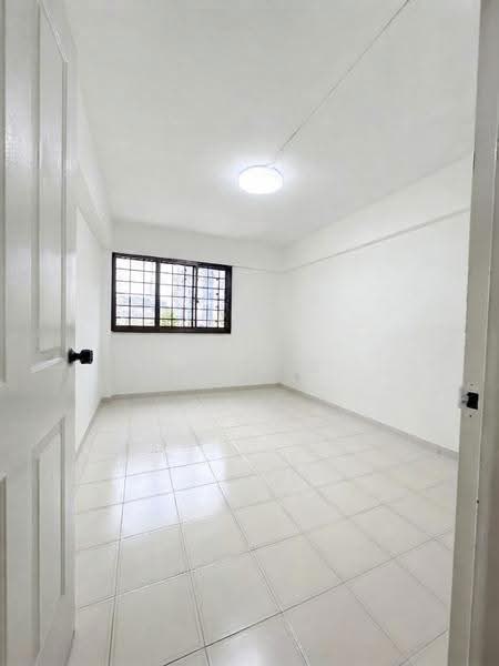 242 Bukit Batok East Avenue 5, 242 Bukit Batok East Avenue 5, Dairy Farm / Bukit Panjang / Choa Chu Kang, 3 Bedrooms, 980 sqft, HDB Flat For Sale, by Dennis Chua, 500258307 - Common Bedroom 1 - PropertyGuru.com.sg