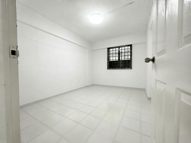 242 Bukit Batok East Avenue 5, 242 Bukit Batok East Avenue 5, Dairy Farm / Bukit Panjang / Choa Chu Kang, 3 Bedrooms, 980 sqft, HDB Flat For Sale, by Dennis Chua, 500258307 - Common Bedroom 2 - PropertyGuru.com.sg